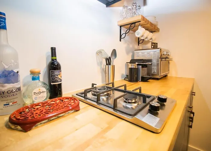 Chi-town Hideout #b - Near Metra Apartamento