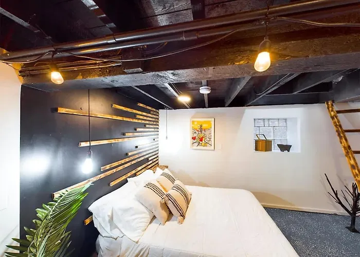Chi-town Hideout #b - Near Metra Apartamento